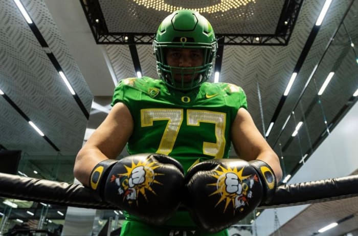 Brooks is one of the top offensive linemen in Oregon.